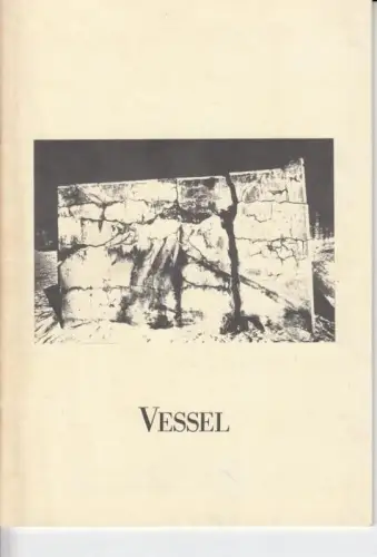 Programmheft mit Besetzungsliste zu: Vessel. - Premiere am 11. Juli 1980. - musikalische Leitung: Meredith Monk / Mitarbeit: Lanny Harrison, Gail Turner. - Mit: Greger Hansen / Elke Petri / Ernst Stötzner / Christiane Petersen / Meredith Monk / u. a