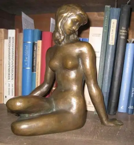 Sitzender weiblicher Akt [ Leda? ]