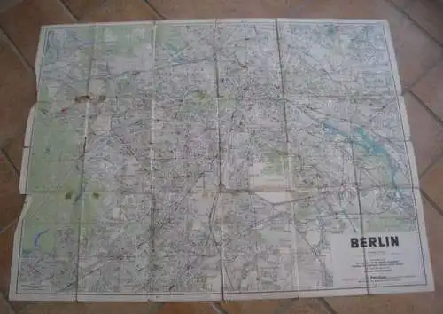 Berlin. Planführer mit Strassenverzeichnis und Sonderkarten: Innenstadt   Potsdam   Reichssportfeld usw. / Guide map with list of streets and special maps: centre.. 