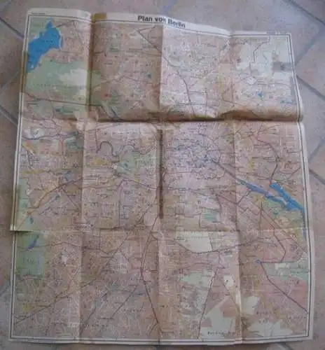 Berlin. - Terra-Karten. - Herausgeber: Dr. Heyde KG: Plan von Berlin zwischen Tegel im NW (Nordwesten) und Rudow im SO (Südosten) bzw. Blankenburg im NO (Nordosten) und Zehlendorf im SW (Südwesten). Maßstab: 1: 30.000 ( = Terra-Karten ). 