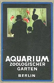 Zoo Berlin Führer durch das Aquarium (&quot;Kriegs-Führer&quot;, Besucher vor Becken)
