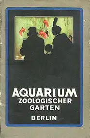 Zoo Berlin Führer durch das Aquarium (Besucher vor Becken)