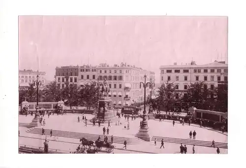 Rathausmarkt mit Kaiser Wilhelm-Denkmal um 1910. Schwarzweiß-Albuminabzug