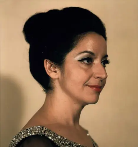 PORTRAIT Teresa Berganza. Farb-Fotografie, Schulterbild Viertelprofil, Berganza, Teresa