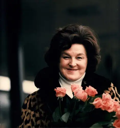PORTRAIT Birgit Nilsson. Farbfotographie. Brustbild en face, Nilsson, Birgit