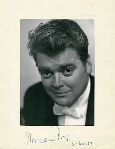 PORTRAIT Hermann Prey. Schwarz-Weiss-Fotografie von Henry Klein, Portrait im Dreiviertelprofil. Mit Autogramm, datiert 30. Sept. 67, Prey, Hermann