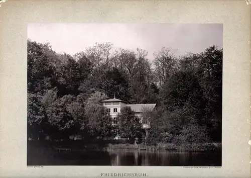 Strumper, Johann Heinrich (1843-1913), Fotograf: Friedrichsruh. Das Thurmhaus. Lichtdruck. Auf hellgrauen Trägerkarton aufgewalzt. 