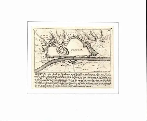 Tortosa eine Stadt in Catalonien am Fluss Ebro, in Spanien, allwo eine Brücke hinüber gehet. Befestigungsplan aus der Vogelschau. Original-Kupferstich, Bodenehr, Gabriel
