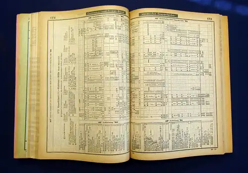 Kursbuch d. Eisenbahn- Luftverkehrverbindungen u.a. in Deutschland um 1930