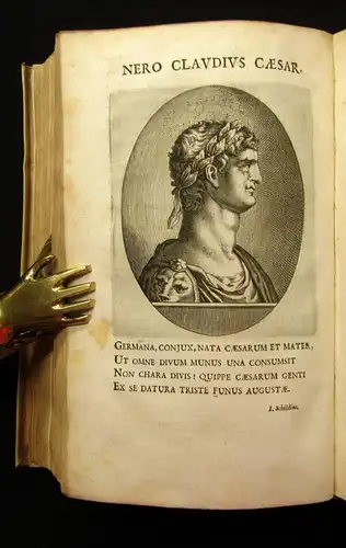 Suetonius C. Suetonius Tranquillus, Et in eum Commentarius Exhibente Joanne 1662