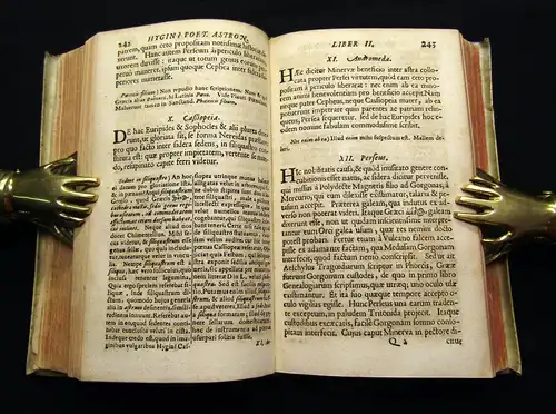 Hyginus 1674 Hygini quae hodie extant adcurante Joanne Scheffero, qui simul...