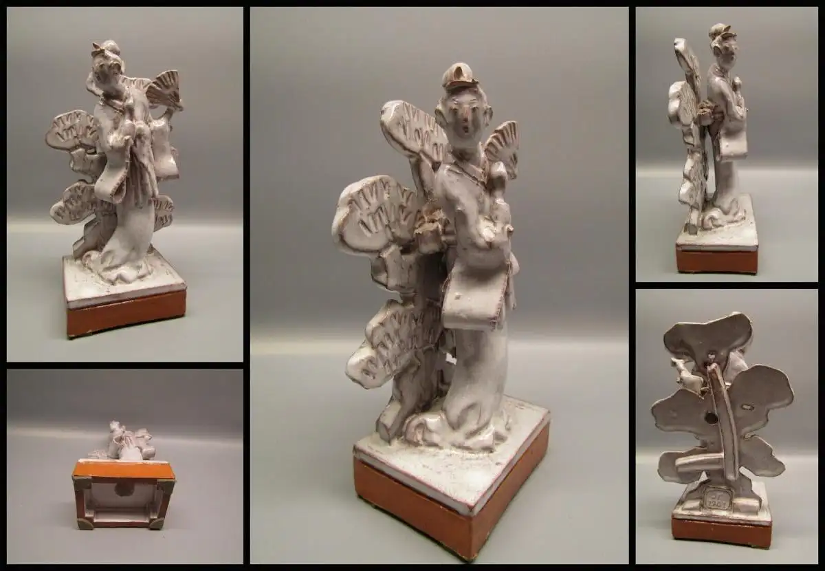 Naumann, Herbert Japanische Geisha. Keramik-Skulptur roter Scherben weiße Glasur 0