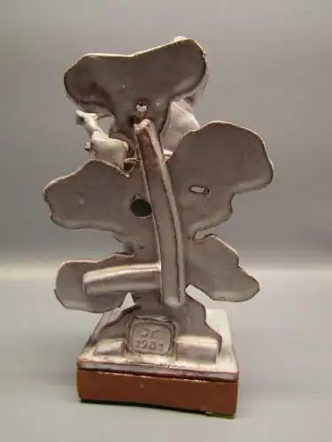 Naumann, Herbert Japanische Geisha. Keramik-Skulptur roter Scherben weiße Glasur