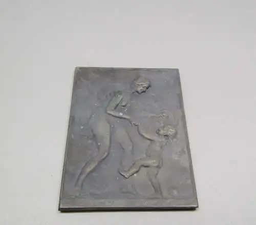 Plakette Tanzende Mutter und Kind Akt Deutschland/Sachsen signiert um 1920 Zink