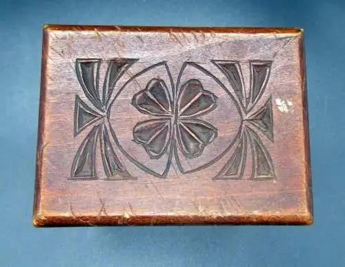 Vintage Skatkartenhalter/Aufbewahrung aus Holz, florale Schnitzerei am