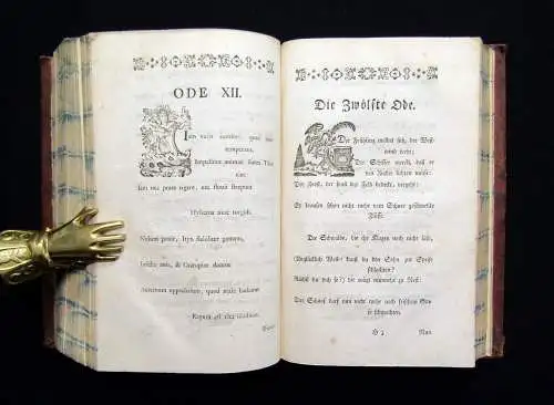 Uebersetzung des Oden des Horaz 5 Teile in 1 Buch 1756 zahlreiche Kupfervignett.