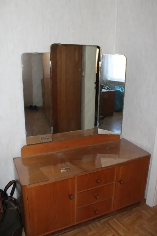 Schlafzimmer-Möbel einzeln oder komplett, Massivholz, handgeschreinert 1960, sehr guter Zustand:
 0