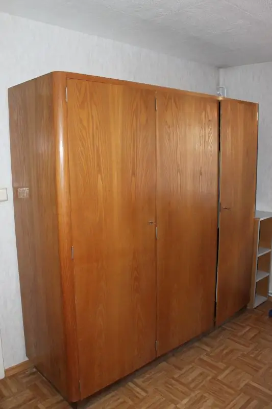Schlafzimmer-Möbel einzeln oder komplett, Massivholz, handgeschreinert 1960, sehr guter Zustand:
 1