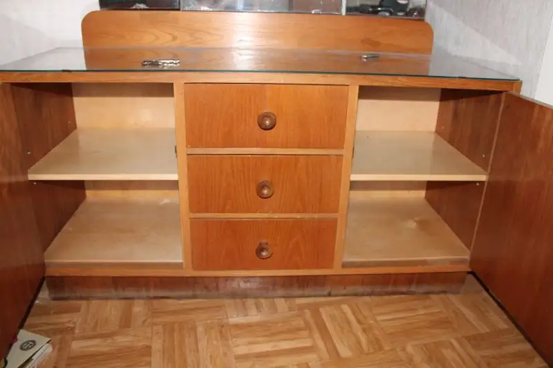 Schlafzimmer-Möbel einzeln oder komplett, Massivholz, handgeschreinert 1960, sehr guter Zustand:
 3