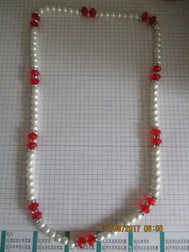 Perlenkette,ca 68 cm lang,sehr günstig,stammt aus einem nachlass