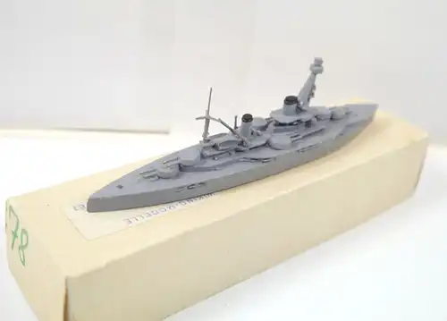 WIKING SCHIFFSMODELLE Schlachtschiff COURBET Standmodell 1:1250 mit OVP (K5)