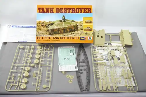 REVELL Tank Destroyer - Hetzer H-2100   Panzer Modellbausatz 1:35  F2