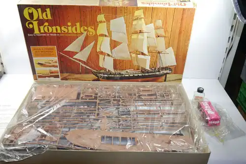 REVELL H-357 Old Ironsides USS  Segelschiff Plastik Modellbausatz     MF7