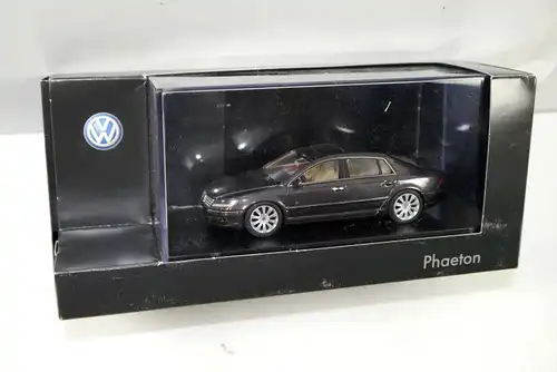 VOLKSWAGEN VW Phaeton ( 2010–2014 ) 3D1 099 300 C8 LOOK SMART 1:43 (K73)