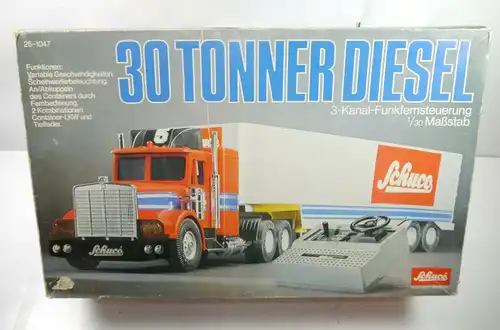 SCHUCO 25-1047 : 30 Tonner Diesel LKW Truck Ferngesteuert ca.66cm / 1:30 (F28)