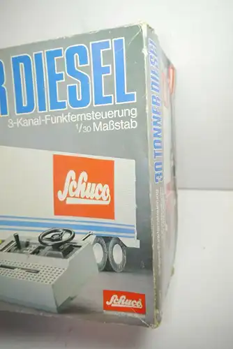 SCHUCO 25-1047 : 30 Tonner Diesel LKW Truck Ferngesteuert ca.66cm / 1:30 (F28)