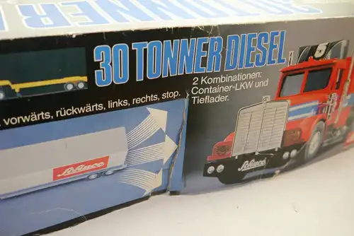 SCHUCO 25-1047 : 30 Tonner Diesel LKW Truck Ferngesteuert ca.66cm / 1:30 (F28)