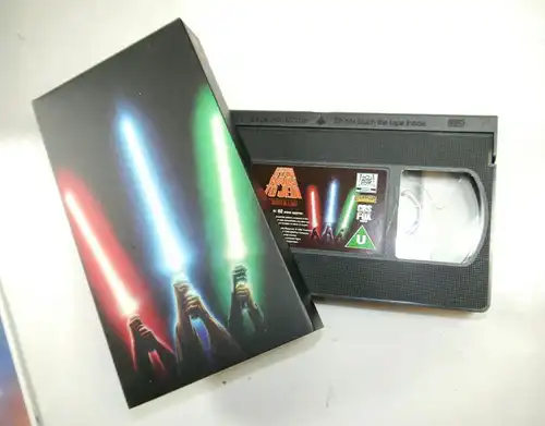 STAR WARS Superclass ISD Executor VHS Video Film Trilogie Set + Autogramm (F6)