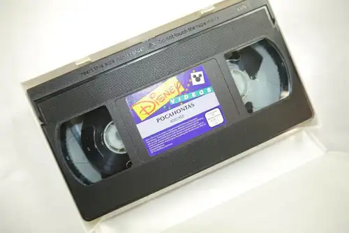 DISNEY Filmsammlung VHS : Pocahontas ALADDIN König der Löwen ROBIN HOOD (MF13)