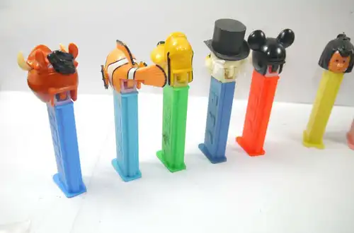 11 x PEZ Spender DISNEY Dagobert Pluto Mickey Donald Duck Nemo Pumbaa Set K78)1