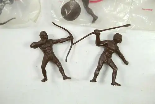 ELASTOLIN Preiser : Afrikaner Krieger 9er Figur Set Hartplastik 7cm (K41)