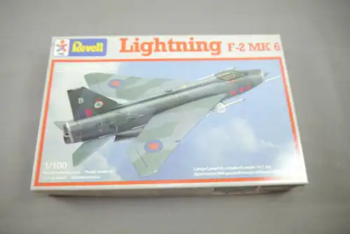 REVELL 4015  Lightning F-2 MK6 Flugzeug Modellbausatz 1:100   (KA)