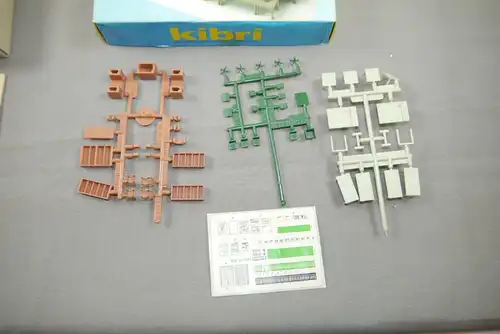 Kibri 8122 Büroeinrichtung  Plastik Modellbausatz H0 ( K27 )