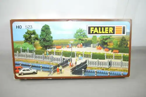 Faller 523 Eisenzäune  Zäune Länge 195,2 cm 24 St.  Modellbausatz H0  (K75 )