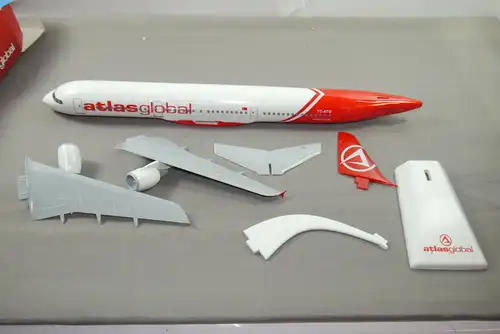 Atlasglobal Airbus A321 200 Model  1:100 Kunststoff  Standmodell  (MF7)