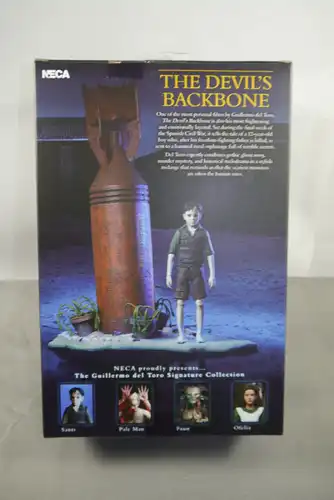 The Devil´s Backbone Guillermo del Toro Santi 01 Actionfigur + Diorama NECA KA2*