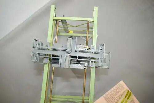 Brawa Containerkran Nr. 1160 S  Spur H0  in Box (K73)