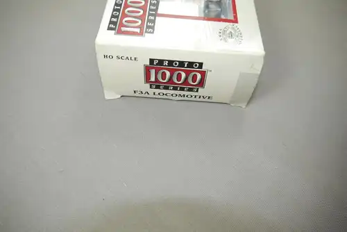Proto 1000 F3A Locomotive  30695 Great Northern H0 in Box   ( K26)