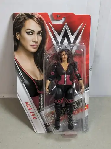 WWE   Nia Jax 16cm Mattel DXF96   K27 B