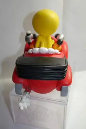 Looney Tunes  Tweety  im roten Auto Resin Figur ca. 24cm