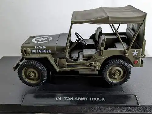 Welly WWII Willys Jeep US Army 1941 1/4 Ton Army Truck olive grün  1/18   F17