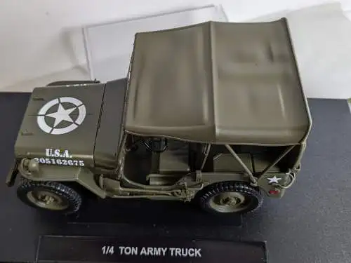 Welly WWII Willys Jeep US Army 1941 1/4 Ton Army Truck olive grün  1/18   F17