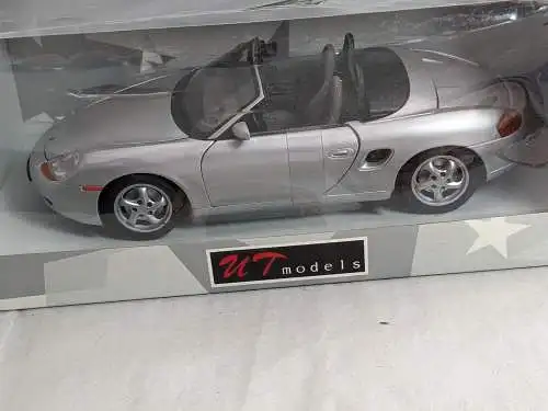 UT models Porsche Boster silber    1/18  mit OVP  F30