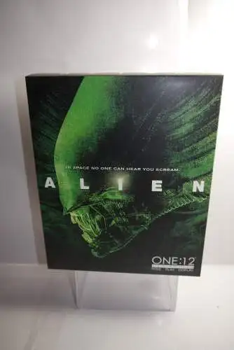 Alien Actionfigur 1/12 Alien 18 cm  Mezco OBQ