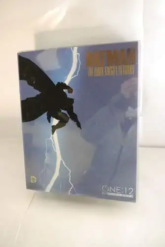 Mezco one 12 Batman Dark Knight Returns  1:12 in ovp     F30