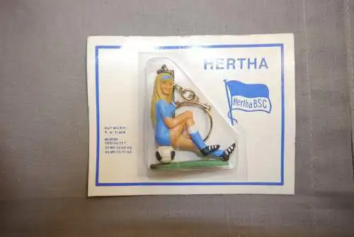 Hertha BSC Fußball Schlüsselanhänger Hertha Dame 1975 Jahre OVP  (F25)